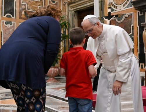 Primo intervento di Leone XIV sull’educazione: aiutare i giovani a dare il meglio